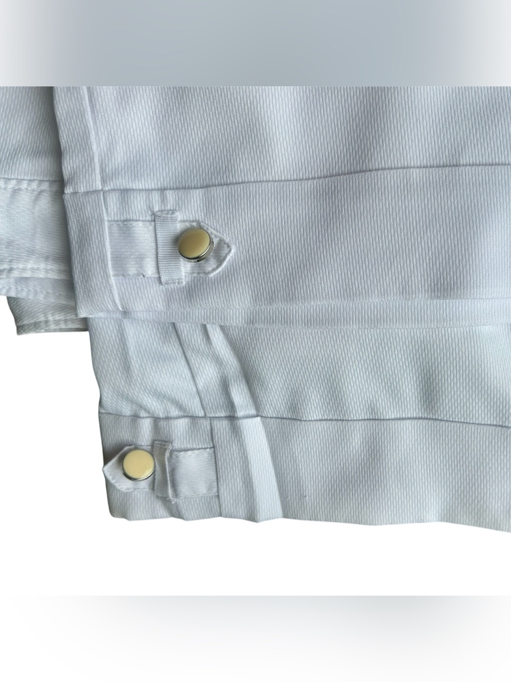 Pair of Izod XFG Cool FX Golf Capri’s - Picture 4 of 5